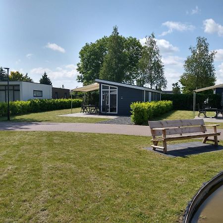 Lathumlodge Met Parkvoorzieningen Exterior foto